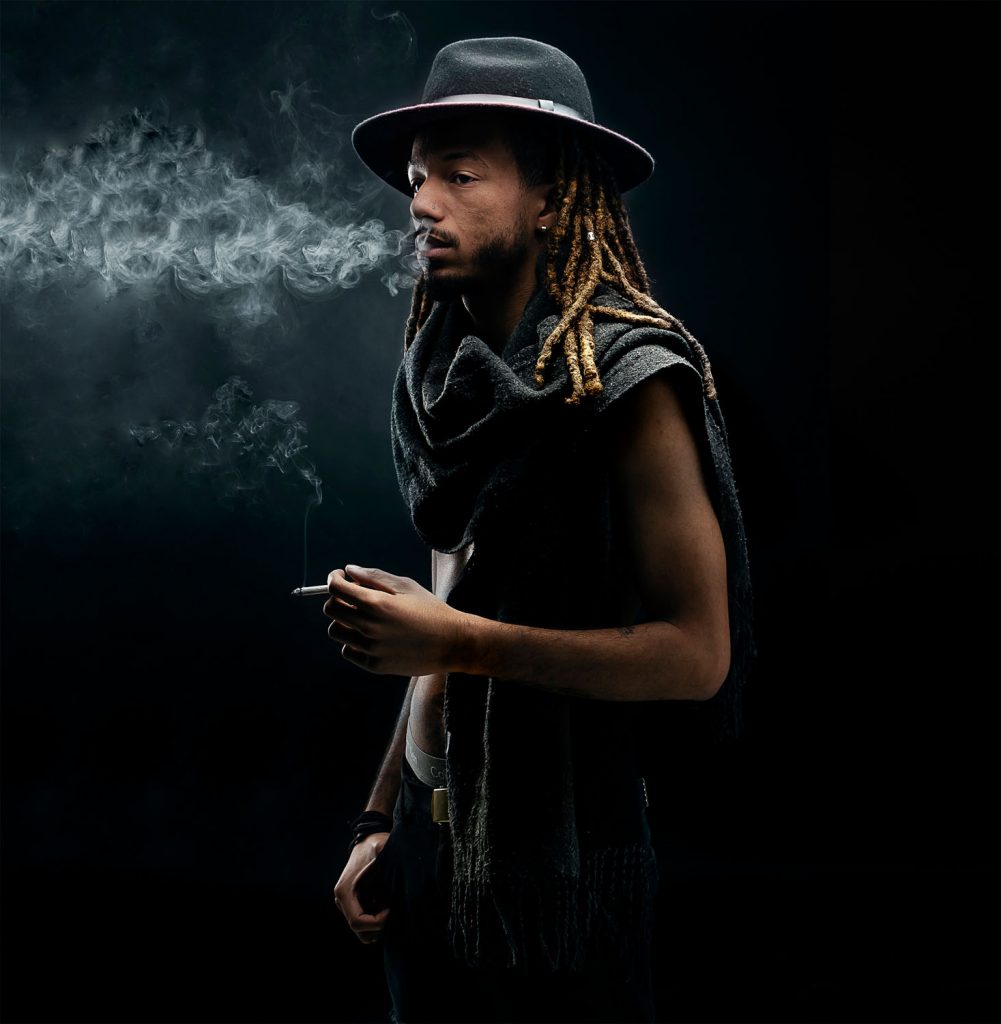 fotografie - portret - men -smoke - colored guy